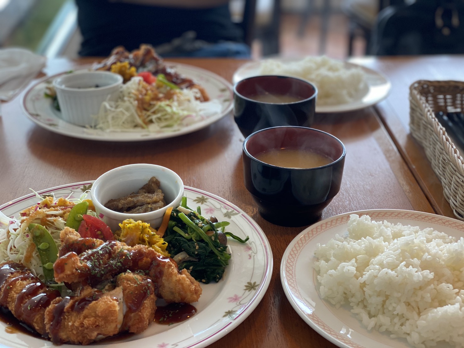 オフィス一階でランチ