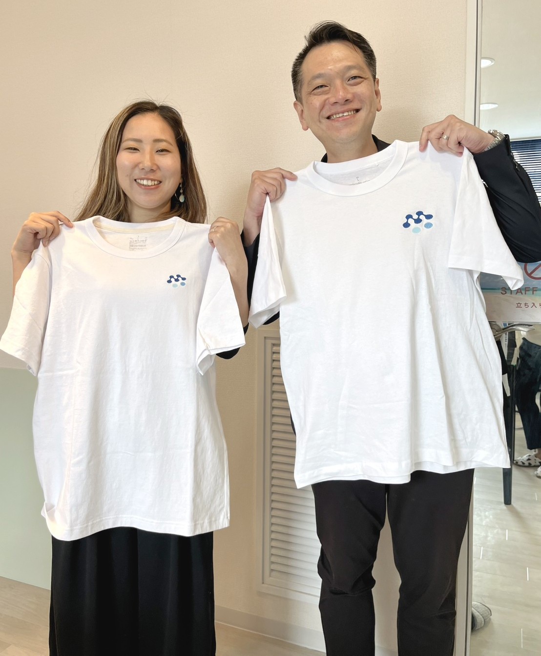 ロゴTシャツ
