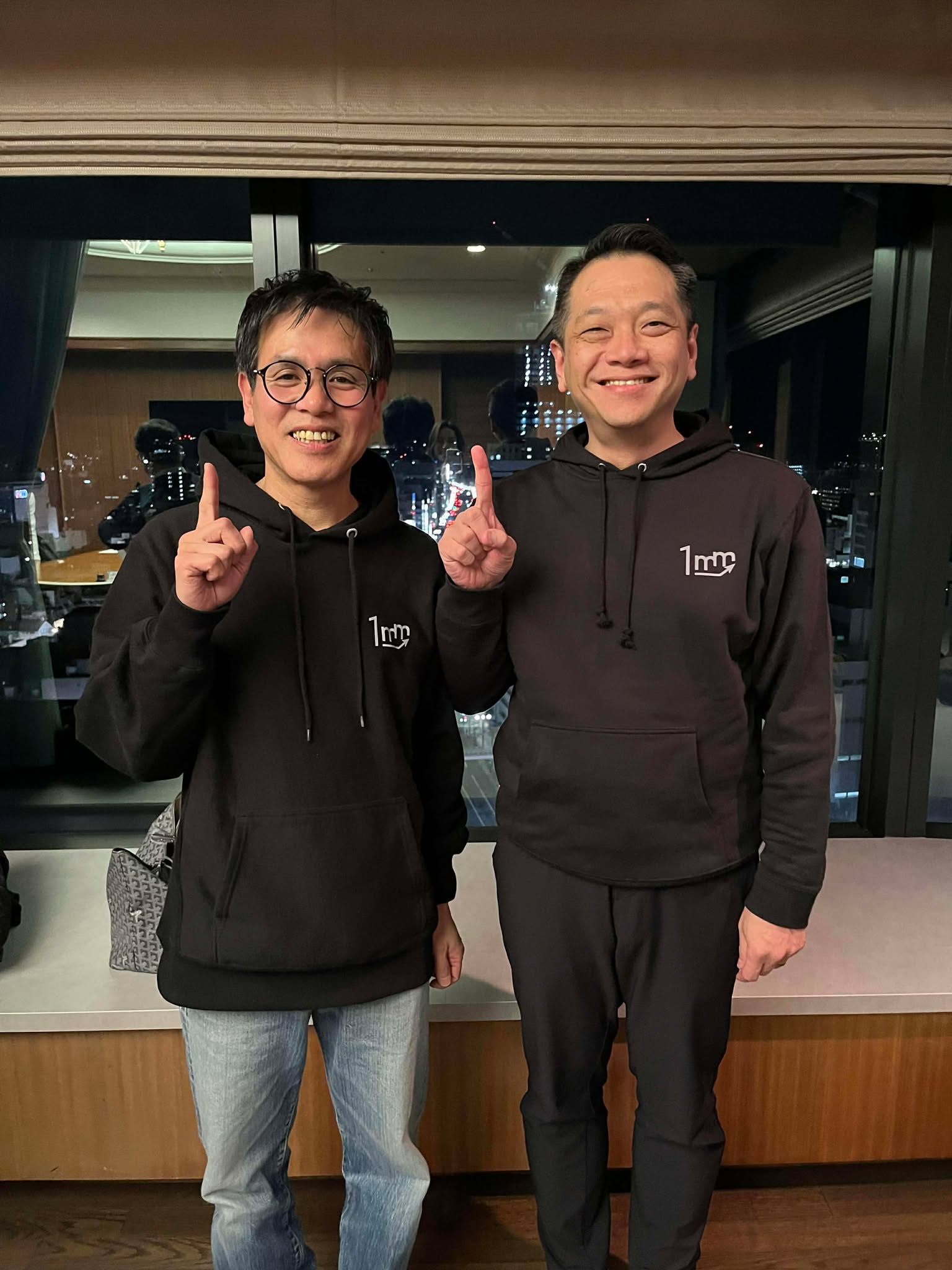 イチミリパーカー